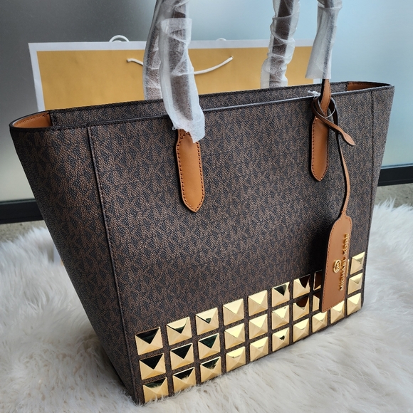 🎁👜 Michael kors bag XL original brand new with tag No Negotiable*** - Picture 3 of 8